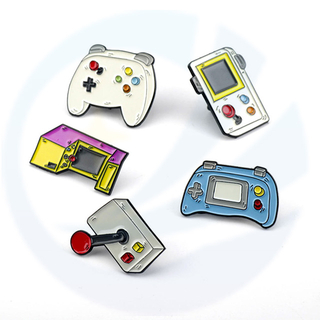 Console di gioco su misura di alta qualità console TV badge badge metal gamepad videogiochi per spillo retrò vintage retrò