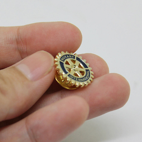 Pin di badge Rotary Club di smalto per smalto morbido in metallo all'ingrosso personalizzato all'ingrosso.