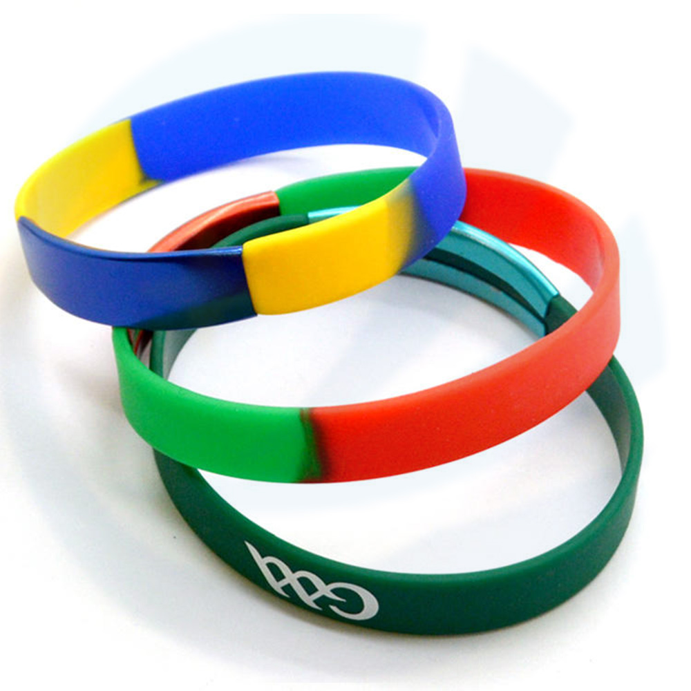 Nuovo braccialetti di silicone con stampa di nuovo logo personalizzato con bracciale silicone in gomma sottile con logo personalizzato